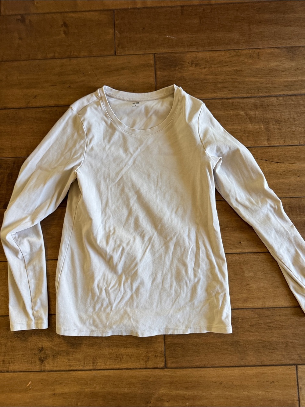 Uniqlo White Long-Sleeve Crewneck Tee